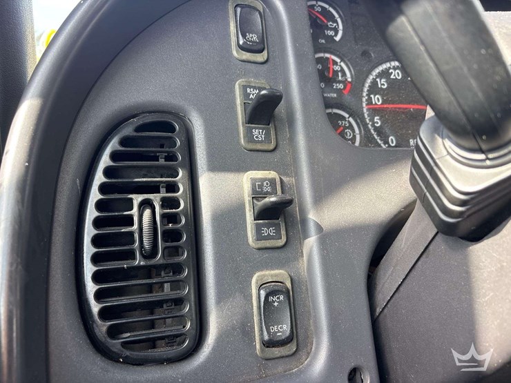 2018-freightliner-m2-106-petersen-tl3-lightning-loader-forestry-grapple-truck-image-18