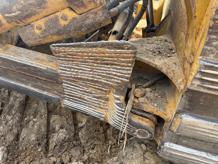 caterpillar-d8t-image-20