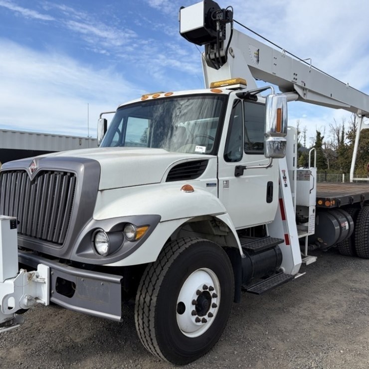 2009 INTERNATIONAL 7400