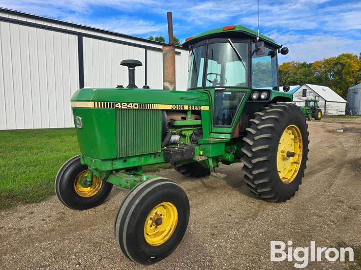 1982-john-deere-4240-image-1