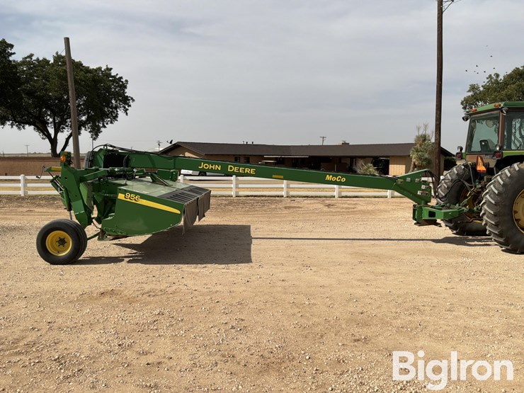2020-john-deere-956-image-4