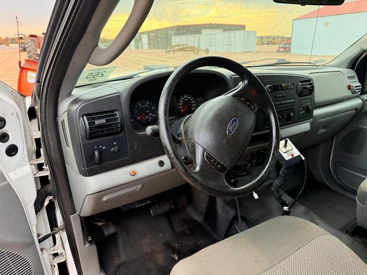 2006-ford-f250-xl-image-37