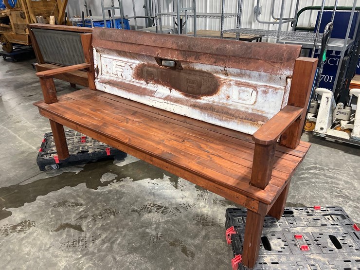 ford-tailgate-bench-image-8