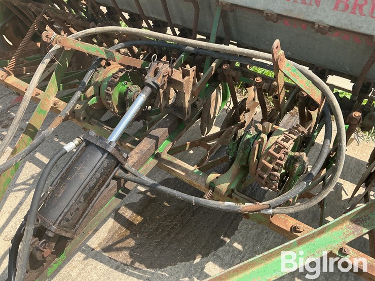 john-deere-10-image-10