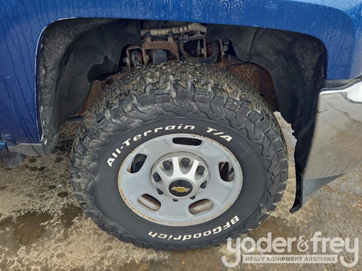 2015-chevrolet-silverado-2500-image-11