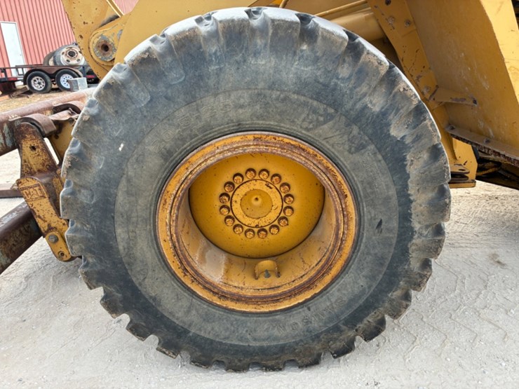 2004-caterpillar-938g-image-15