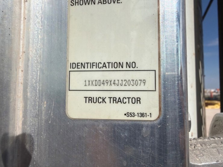 2018-kenworth-t800-image-11