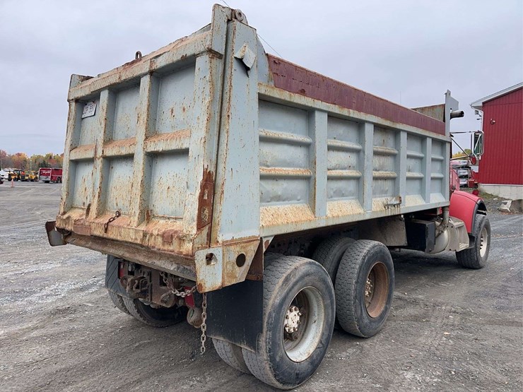 peterbilt-330-image-5