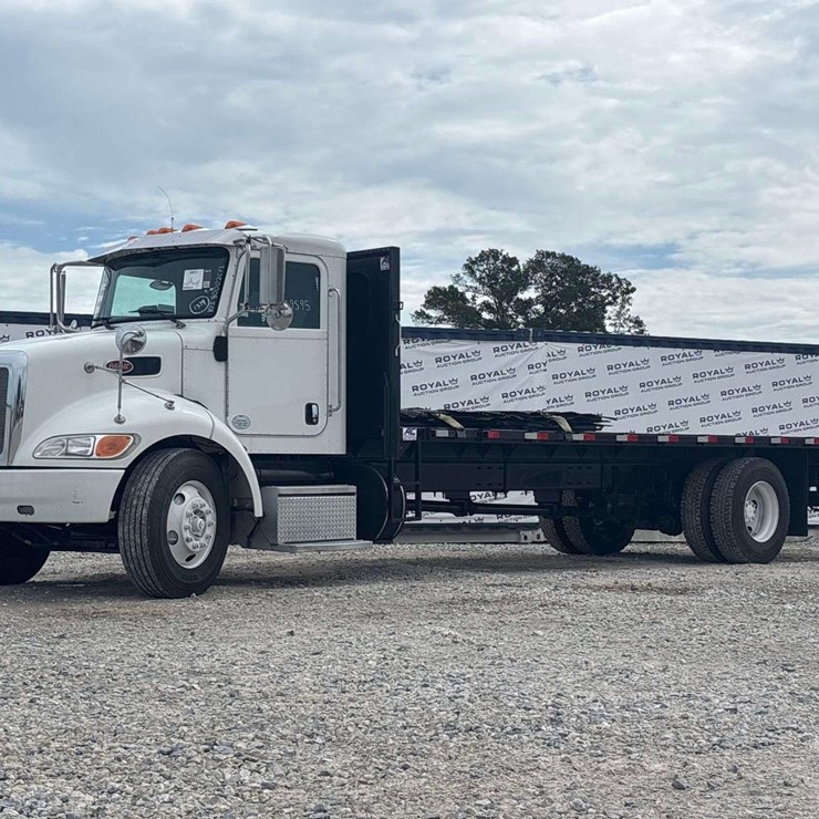 2019 Peterbilt 330 24ft. S/A Flatbed Truck