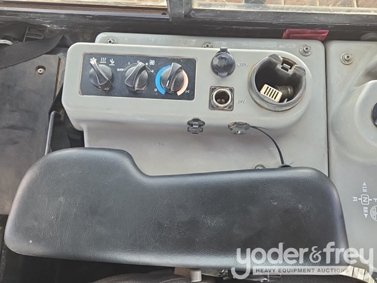 2023-komatsu-d61px-image-56