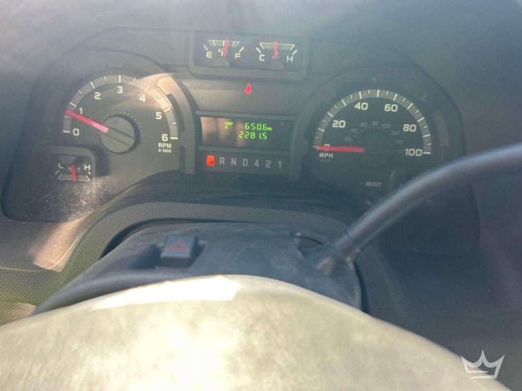 2016-ford-e-450-mobile-command-center-image-14