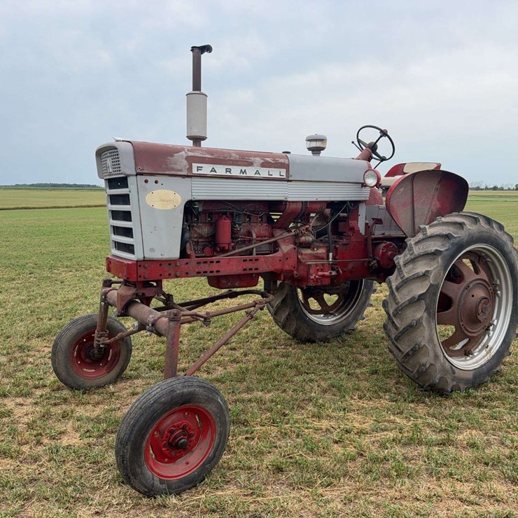 Farmall 460 Hi-Clear