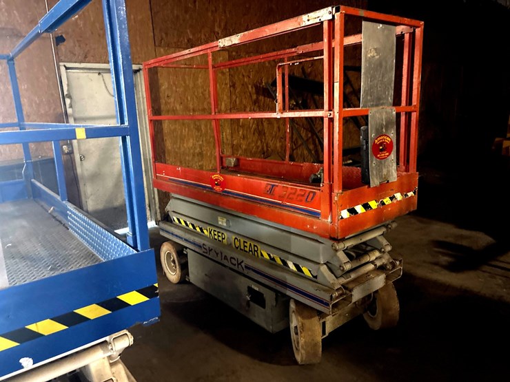 #145-•-skyjack-sj3220-20-ft-electric-scissor-lift-image-3