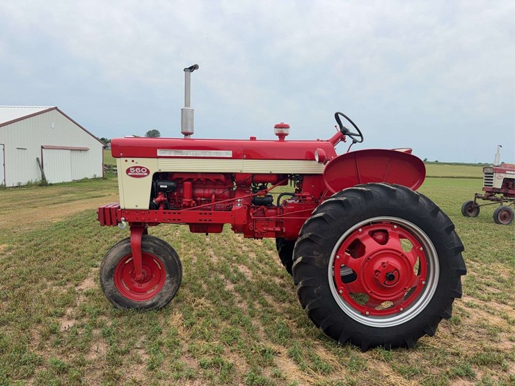 farmall-560-diesel-hi-clear-image-2