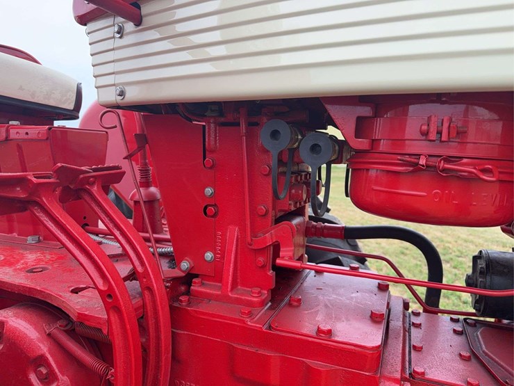 farmall-560-diesel-hi-clear-image-35