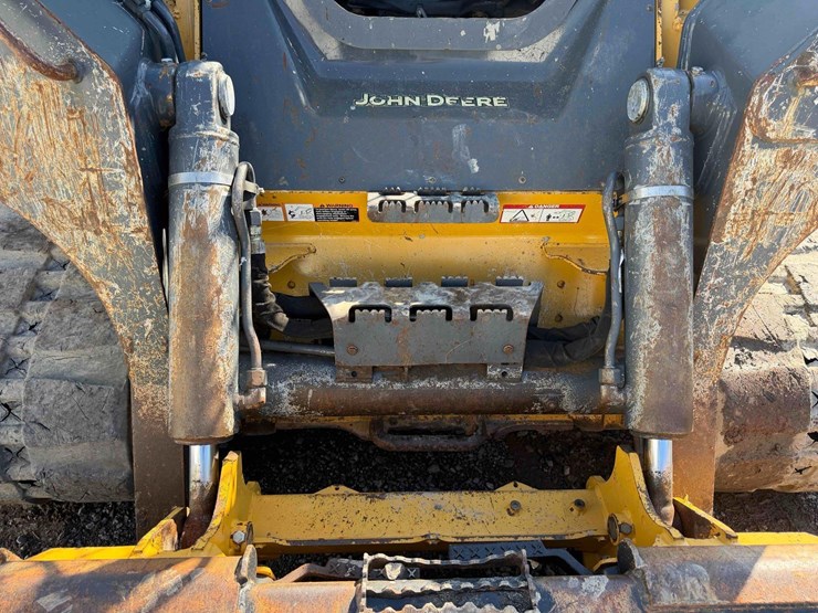 2017-deere-331g-image-9