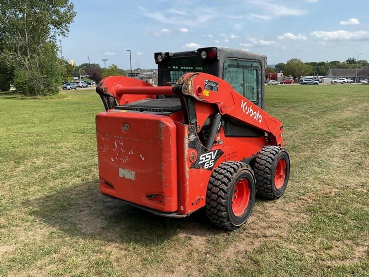 2025-kubota-ssv65-image-5