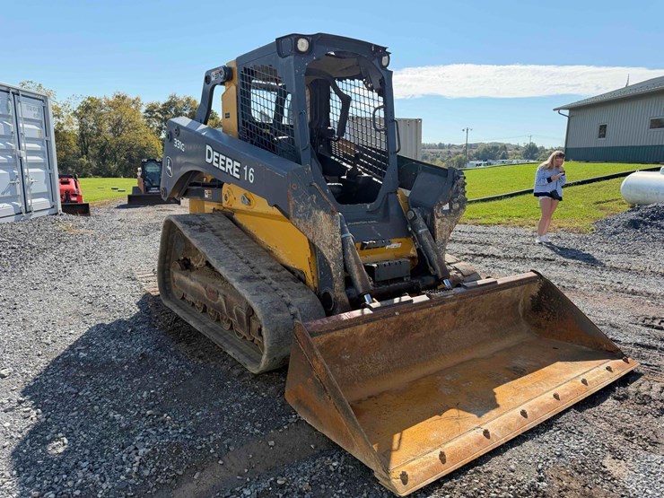 2017-deere-331g-image-7