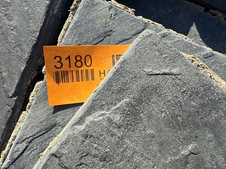 #3180-•-(4)-pallets-of-decorative-pavers-image-1