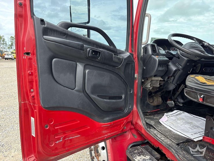 2014-hino-268-truck-s/a-roll-back-truck-image-14