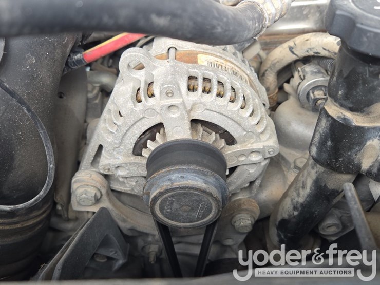 2015-chevrolet-silverado-2500-image-23