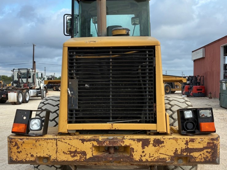 2004-caterpillar-938g-image-5