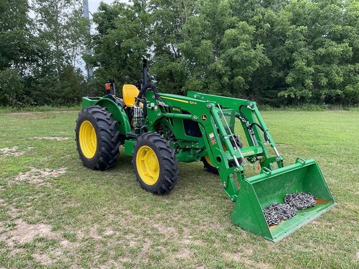 2025-john-deere-5075e-image-3