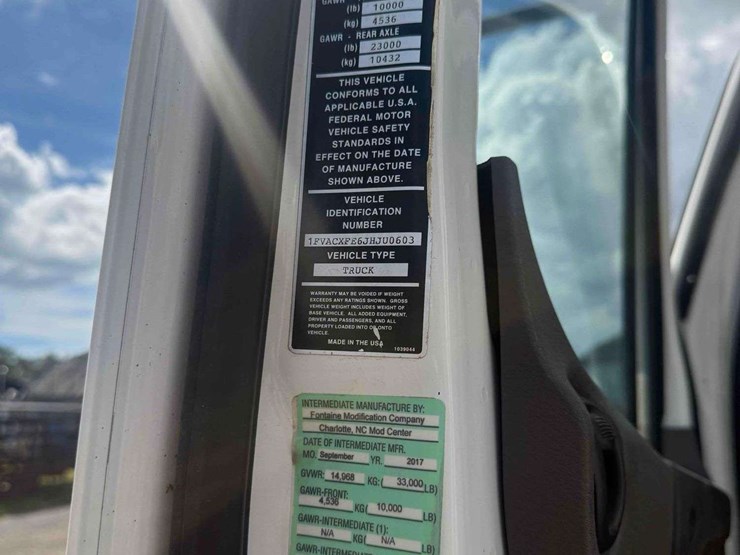2018-freightliner-m2-elgin-broom-bear-4mh-street-sweeper-truck-image-8