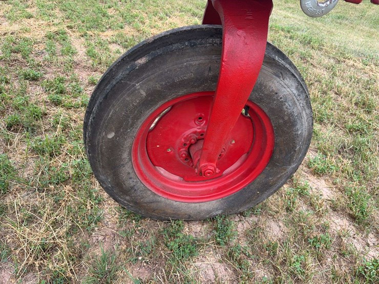 farmall-560-diesel-hi-clear-image-19