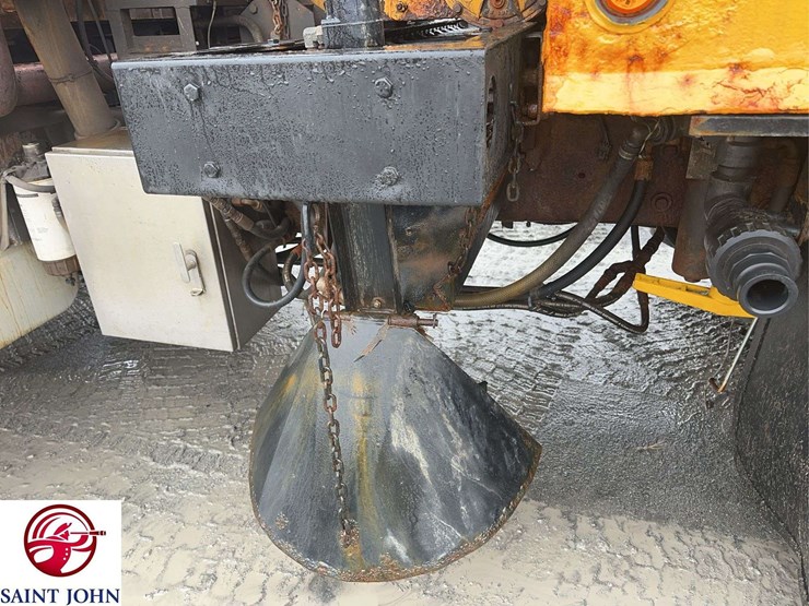international-workstar-7600-image-16