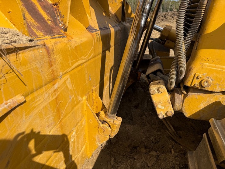 caterpillar-d8t-image-18