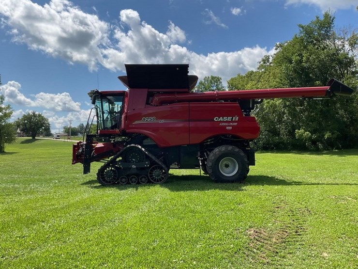 2022-case-ih-8250-image-2