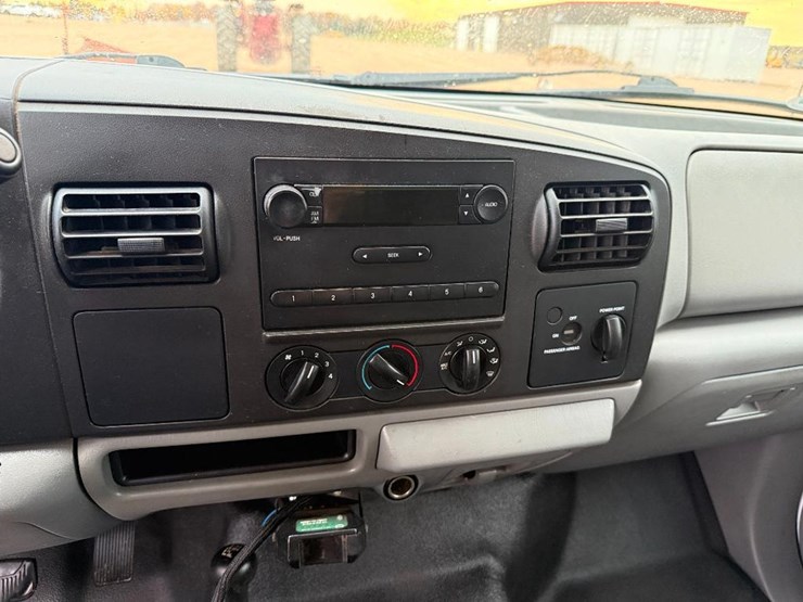 2006-ford-f250-xl-image-40