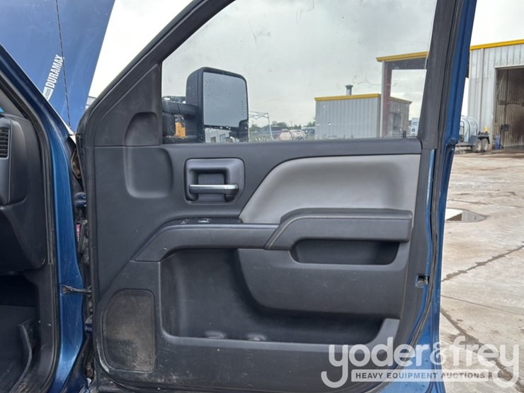 2015-chevrolet-silverado-2500-image-27