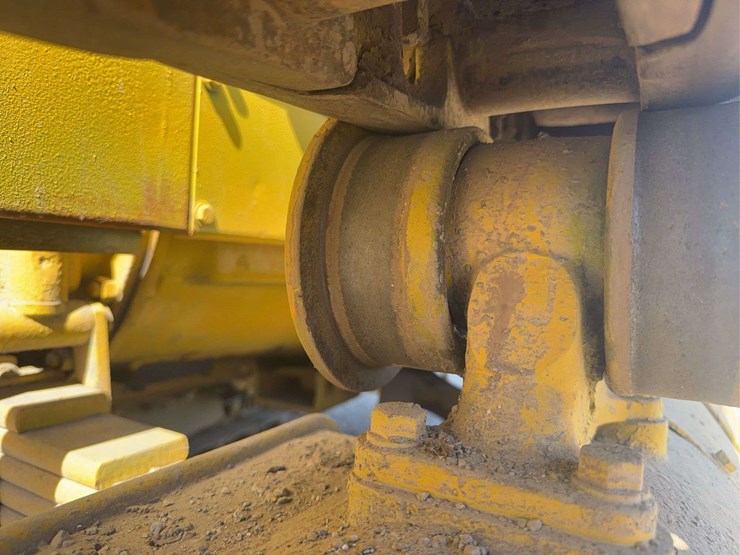 caterpillar-forty-image-13