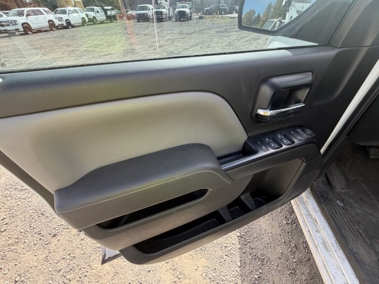 2014-gmc-sierra-1500-crew-cab-4x4-pickup-image-24