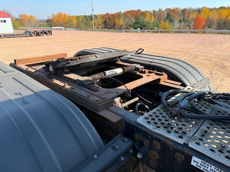 2000-kenworth-t800-image-32