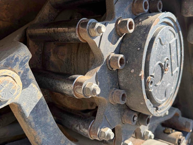 2010-caterpillar-257b2-image-15