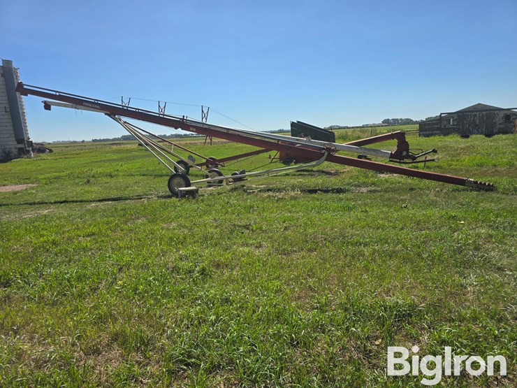 buhler-farm-king-851-image-4