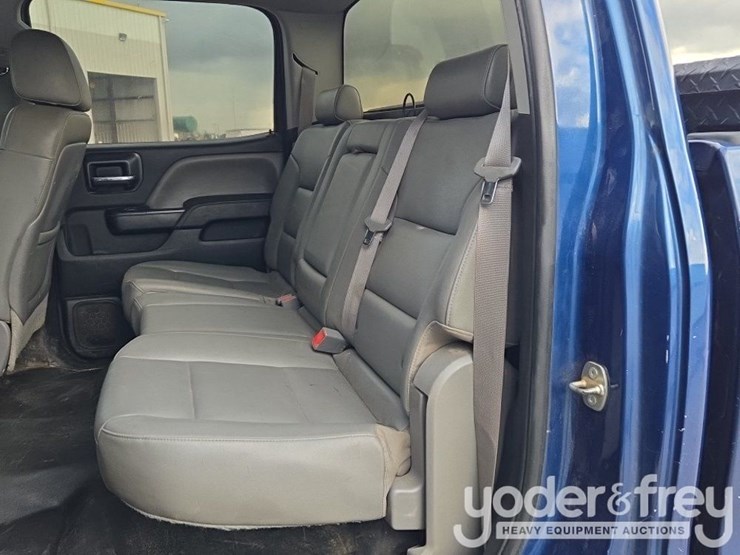 2015-chevrolet-silverado-2500-image-31