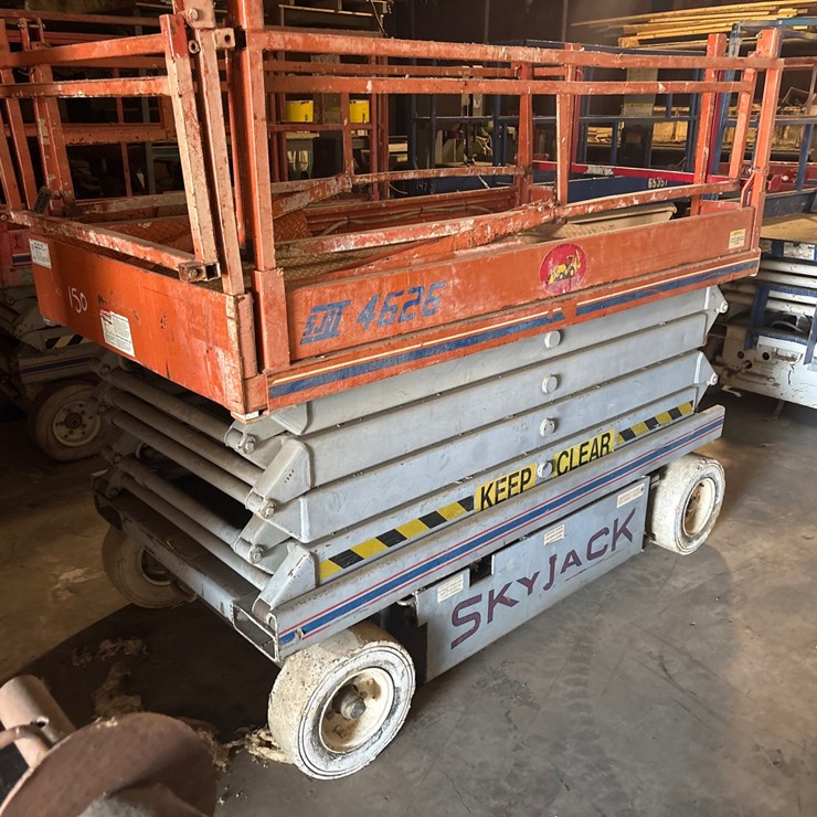 #150 • Skyjack SJII 4626 Mobile Scissor Lift
