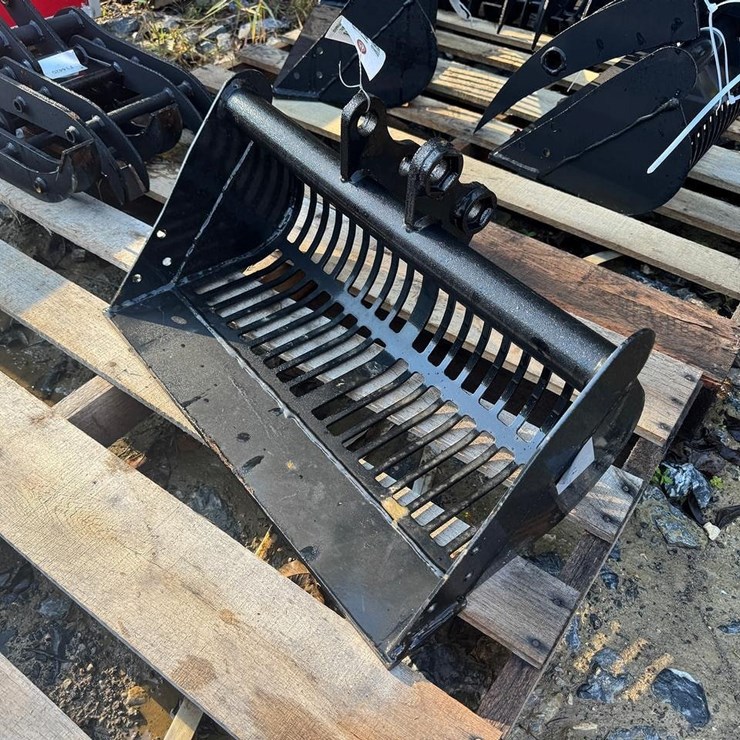 22" Mini Excavator Screening Bucket