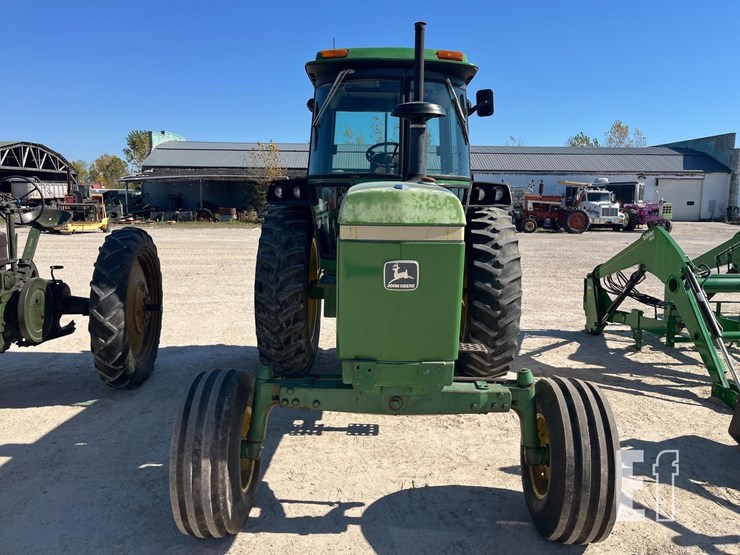1980-john-deere-4040-image-3