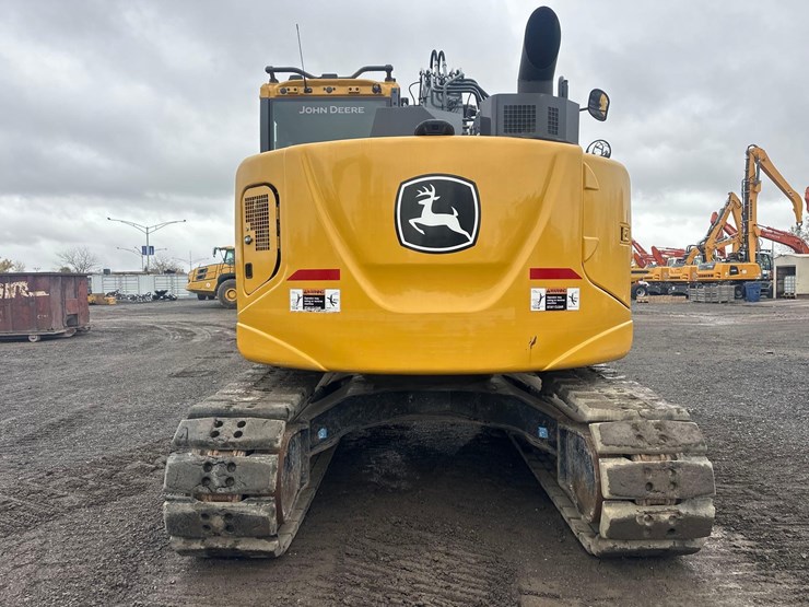 2023-deere-135-p-tier-image-7
