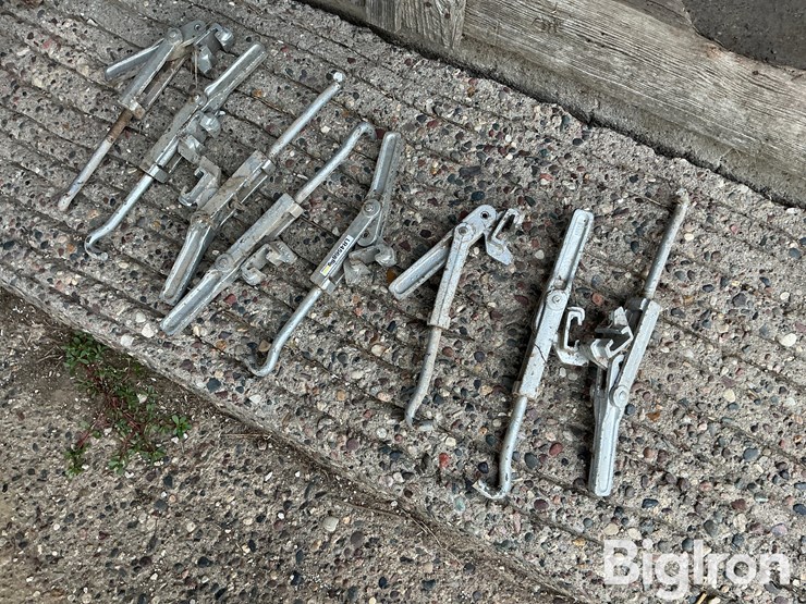 metal-t-rail-band-dual-clamps-image-1