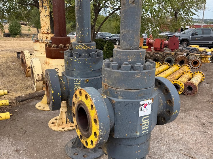 (4-x-$)-7-1/16”-10k-wp-flanged-manual-frac-valves-image-1