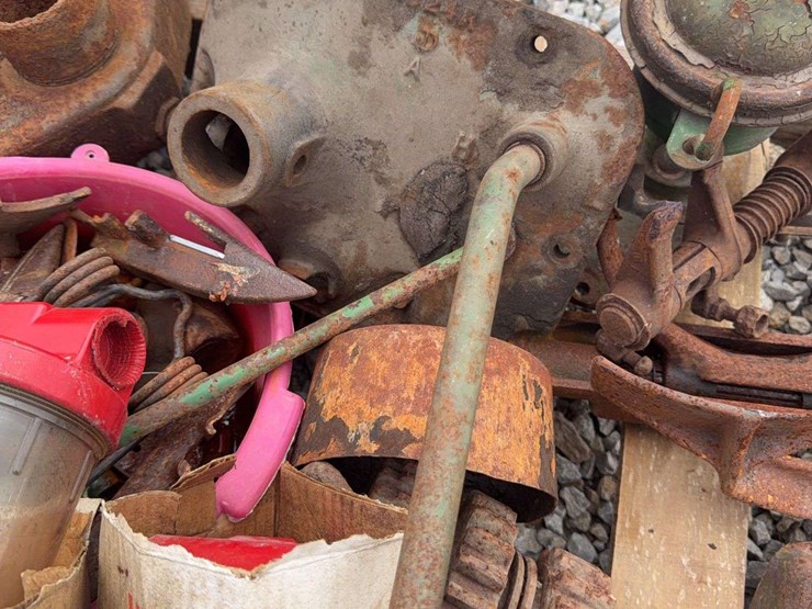 pallet-of-miscellaneous-parts.-image-10