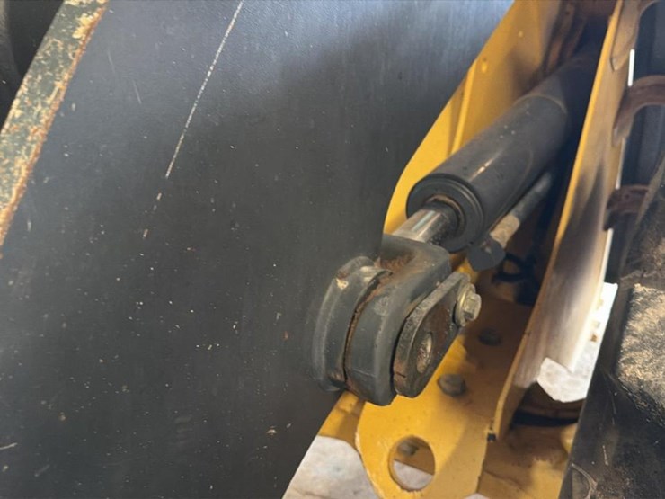 2007-deere-444j-image-29
