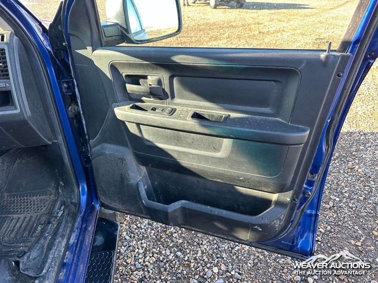 2016-dodge-1500-image-32