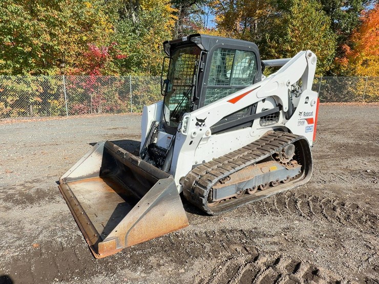 2023-bobcat-t740-image-1